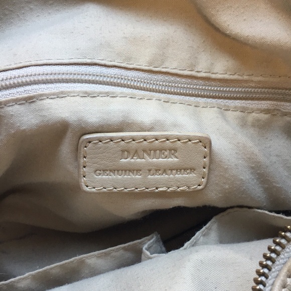 Danier Genuine Pebbled Leather Emily Shoulder Bag Purse Coffee cream - Picture 7 of 12